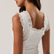 SLEEVELESS SQUARE NECK RUFFLE TOP: White / XS