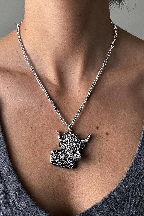 WESTERN ETCHED FLOWER COW PENDANT NECKLACE