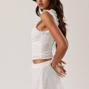 SLEEVELESS SQUARE NECK RUFFLE TOP: White / M