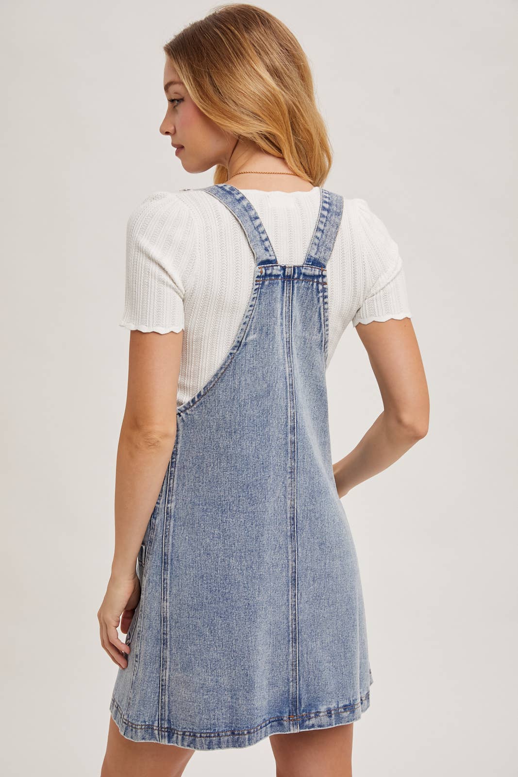 DENIM OVERALL MINI DRESS WITH POCKETS: MED.WASH / L