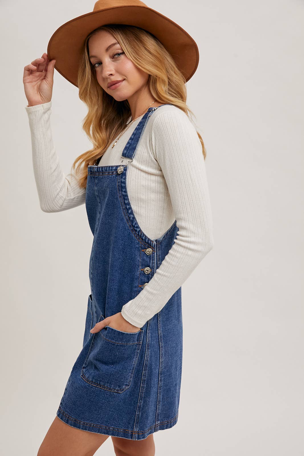DENIM OVERALL MINI DRESS WITH POCKETS: MED.WASH / L