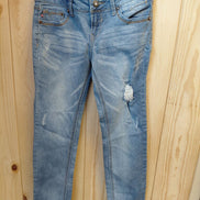 Vigoss Women's Size 10 Distressed Jeans