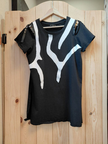 Alberto Makali Black and White Graphic Tee