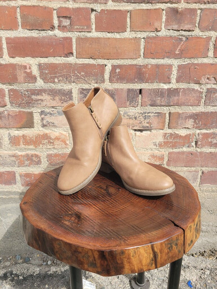 Nikole Women’s Ankle Boots