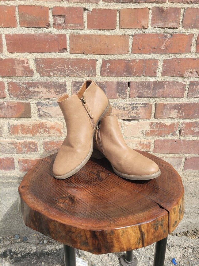 Nikole Women’s Ankle Boots