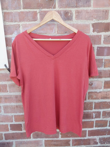 Men's XL Red V-Neck T-Shirt