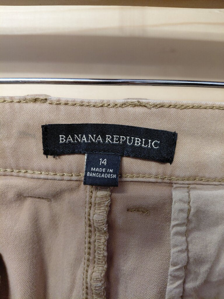 Banana Republic Women's Shorts Size 14