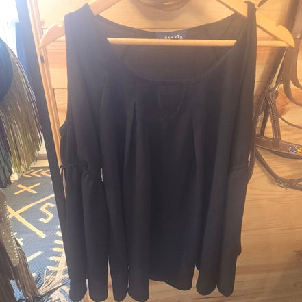 Corvia Women's Sleek Black Top