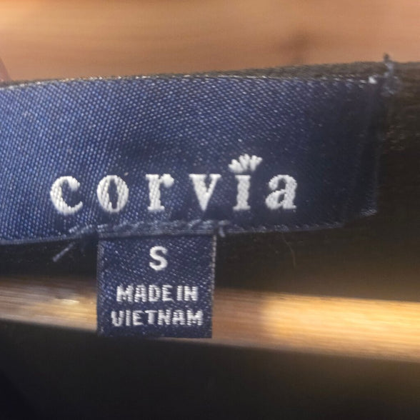 Corvia Women's Sleek Black Top