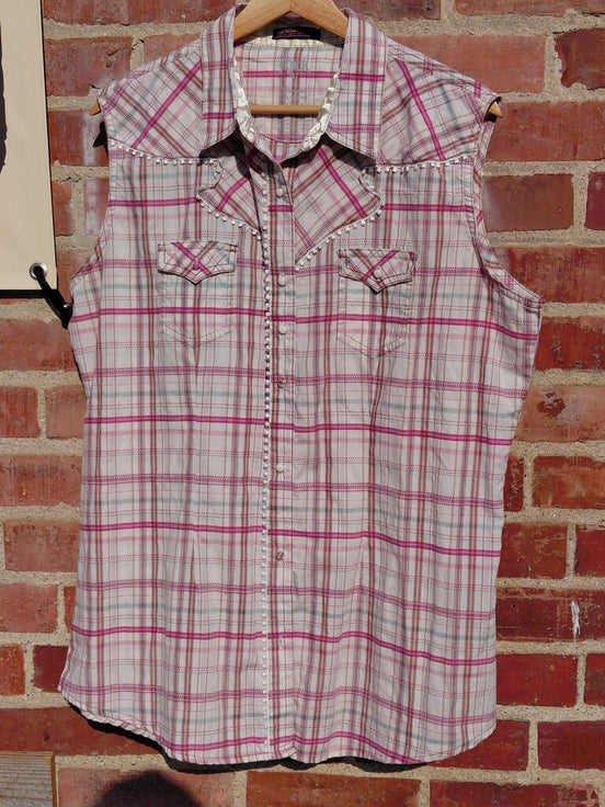 Rock & Roll Cowgirl Sleeveless Plaid Shirt