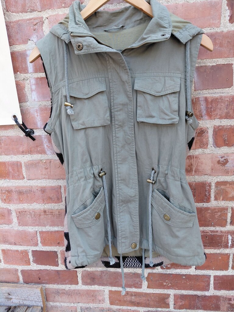 Fashionomics Vest