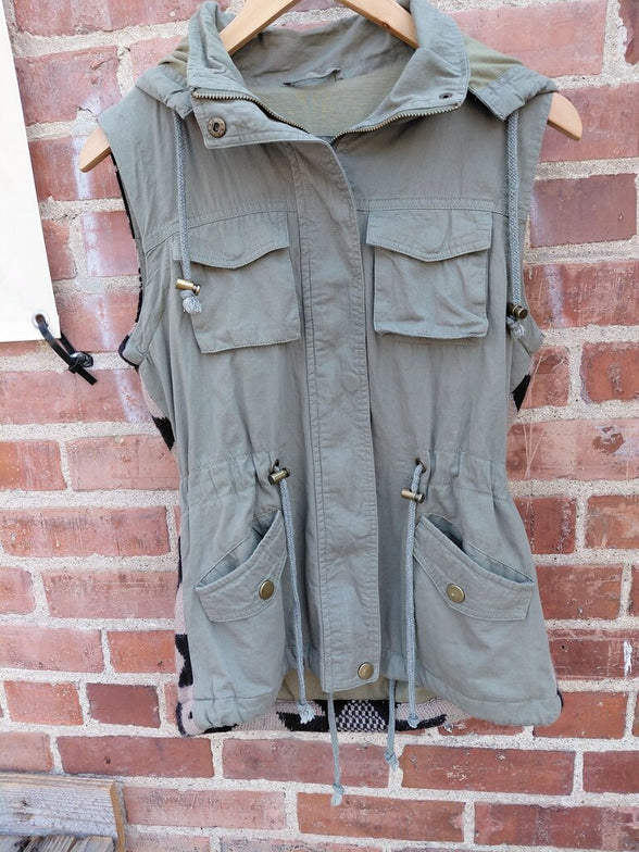 Fashionomics Vest