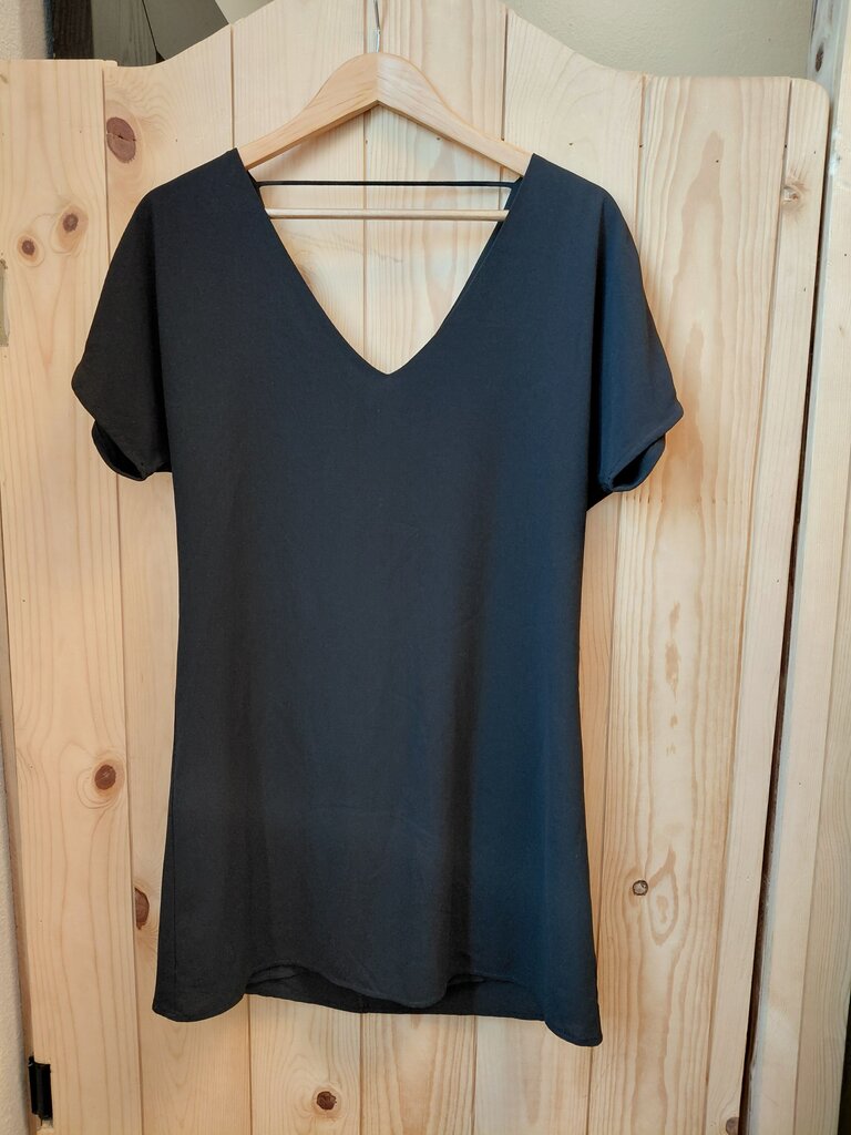 Mabel Women's Black V-Neck Top