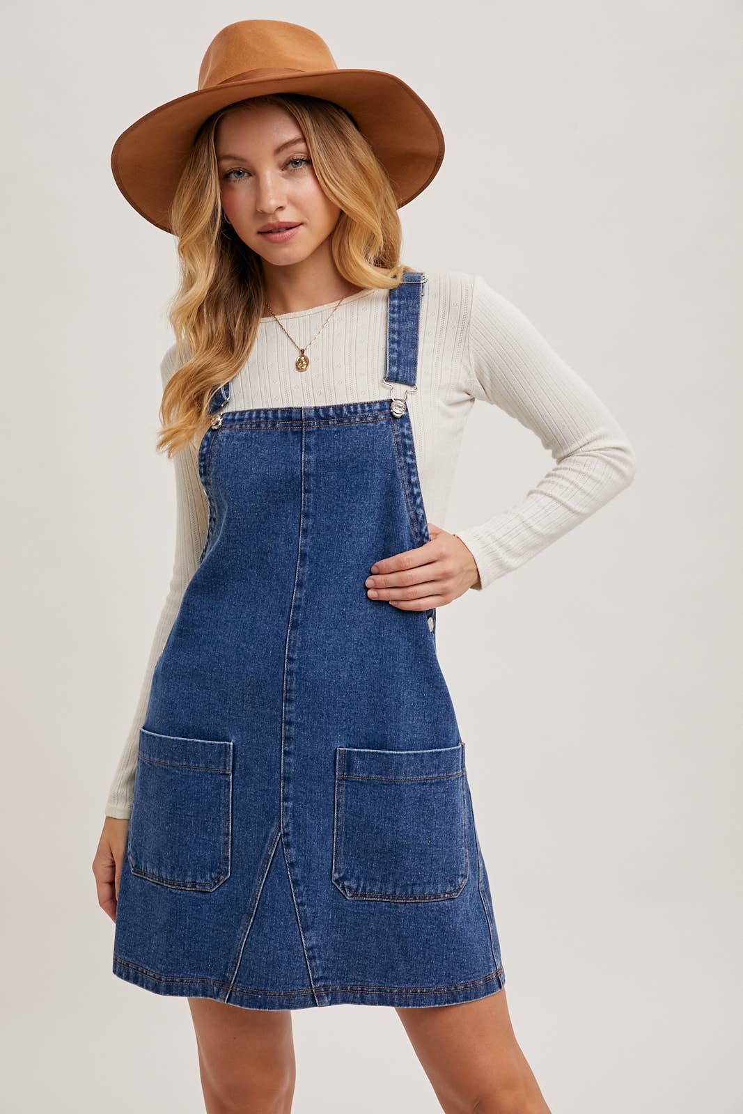 DENIM OVERALL MINI DRESS WITH POCKETS: MED.WASH / S