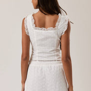 SLEEVELESS SQUARE NECK RUFFLE TOP: White / XS