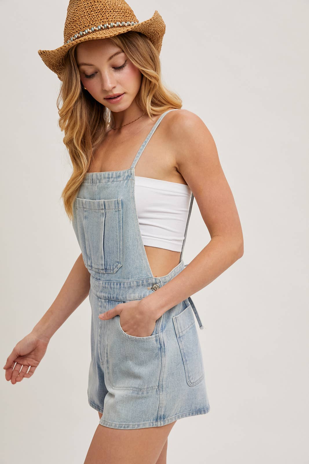 BOW-TIE DENIM OVERALL SHORTS: MED.WASH / M